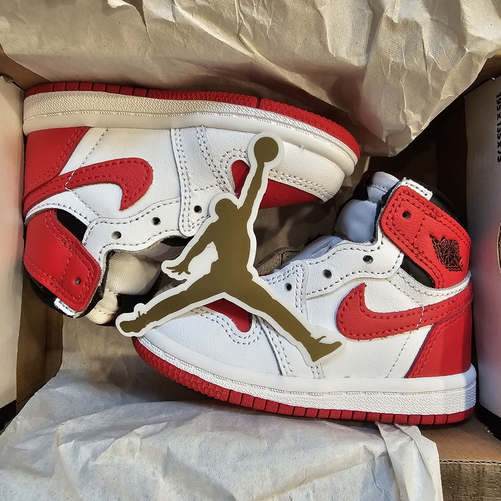 NWT Nike Air Jordan 1 Retro High OG - Red and White Size 5C
